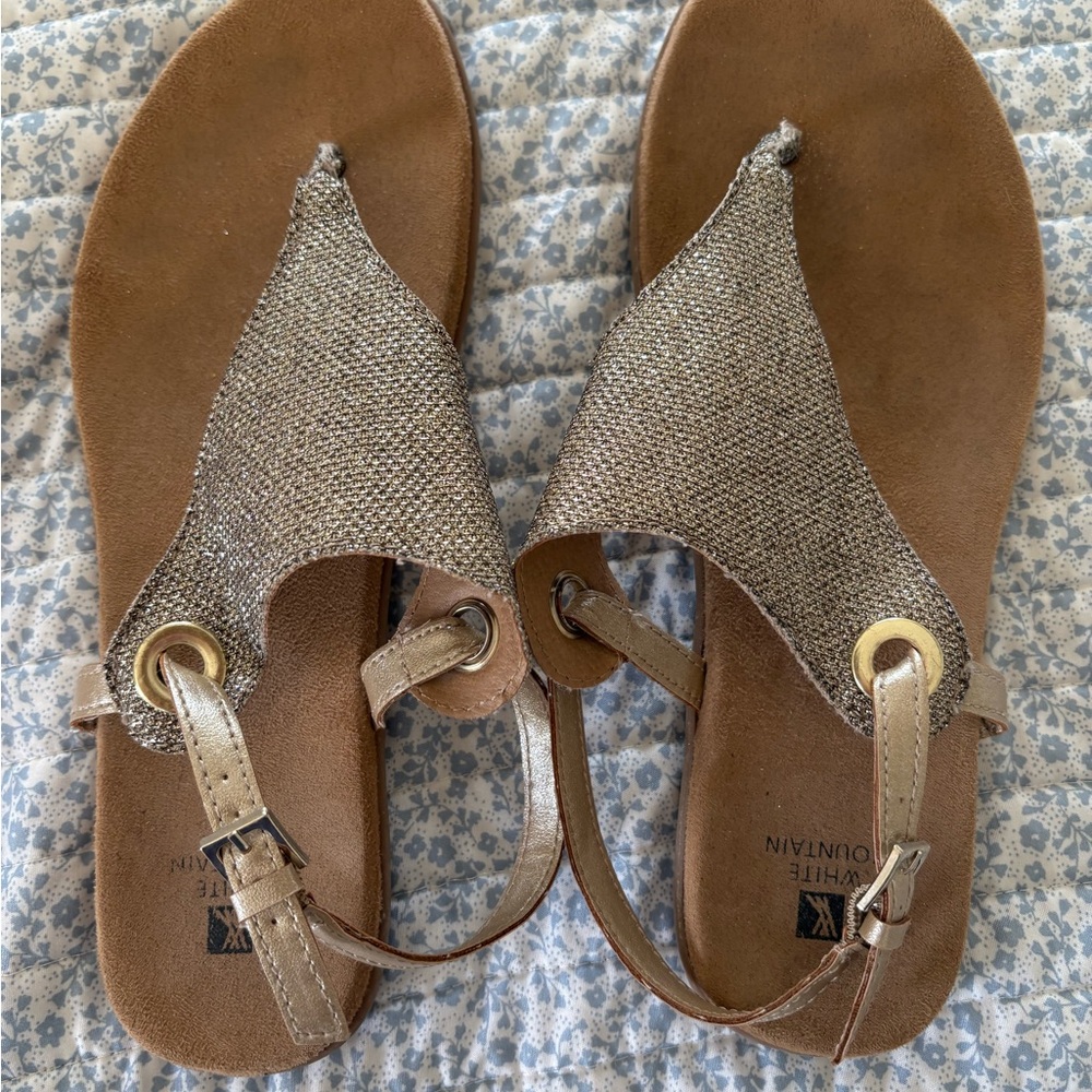 White Mountain Women's Metallic Gold T-Strap Sandals (Aerosoles look a like) six